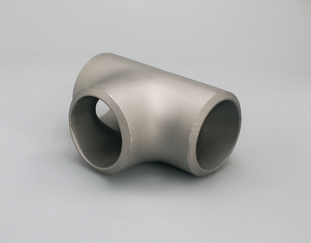 Tee bằng thép carbon